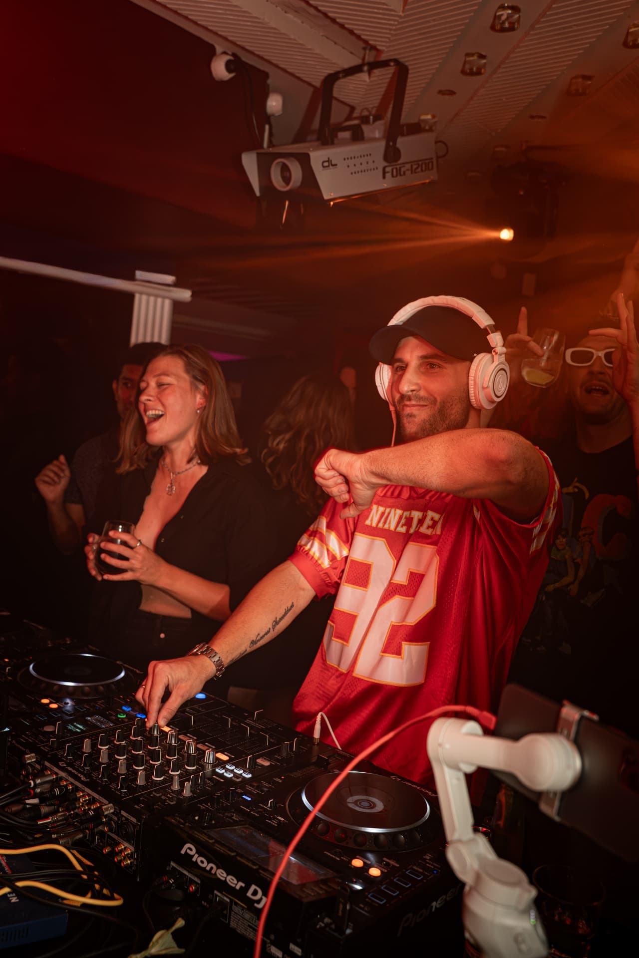 NINETEEN92 MUSIC DJ performance in Sydney, photo 2